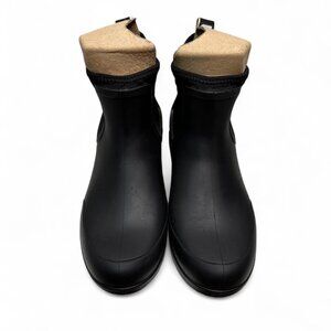 UGG Women's Black Chevonne Rainboot in Size 6, Like New, Has Been Worn 1-2 Times